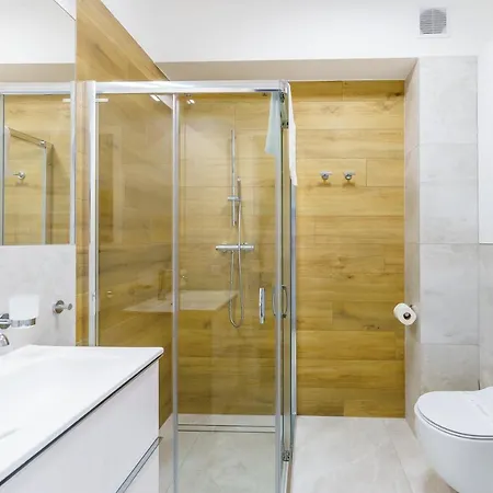 Sunset Iv, Nadmorska 98b