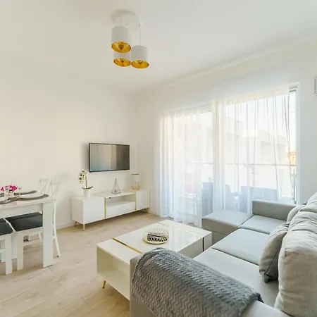 Sunset Iv, Nadmorska 98b Apartment