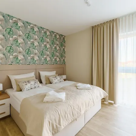 Sunset Iv, Nadmorska 98b *