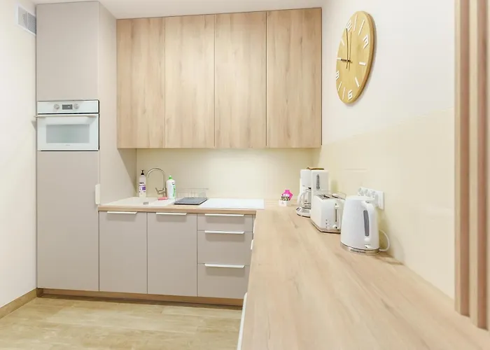 Sunset Iv, Nadmorska 98b