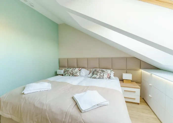 Sunset Iv, Nadmorska 98b